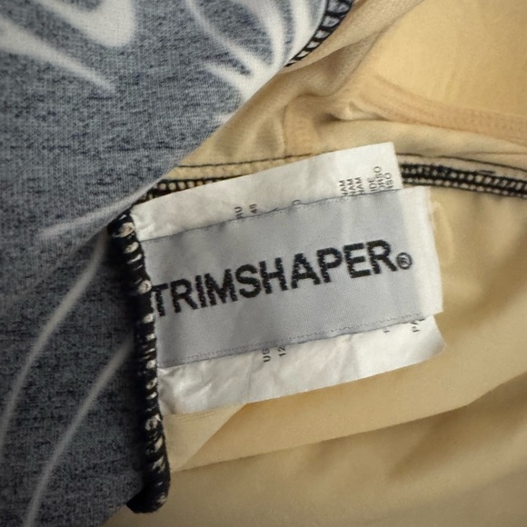 Trimshaper swimsuit womens size 10. One piece black & white - Picture 9 of 12